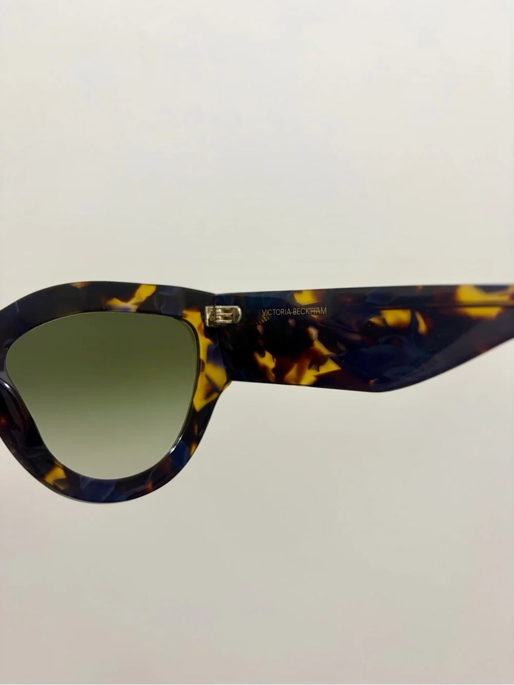 Victoria Beckham Chunky Cat-Eye Sunglasses